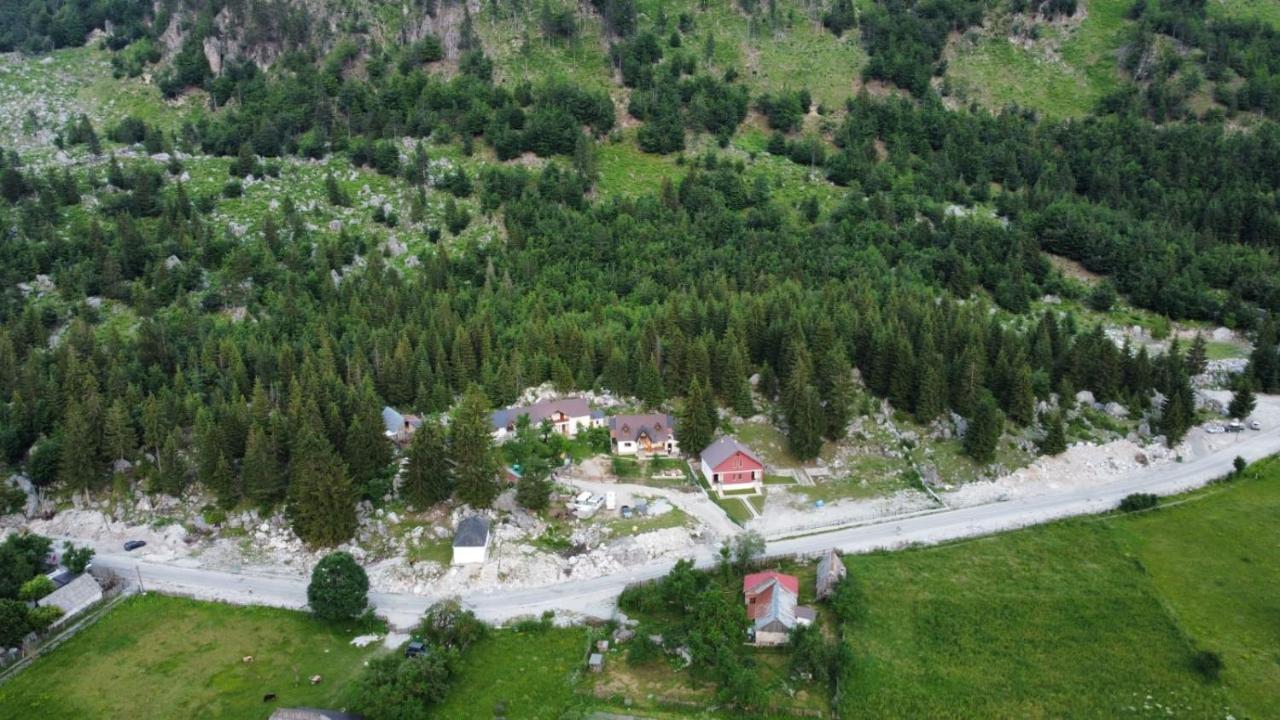 Bujtina Arlindi Bed and Breakfast Valbone Eksteriør billede