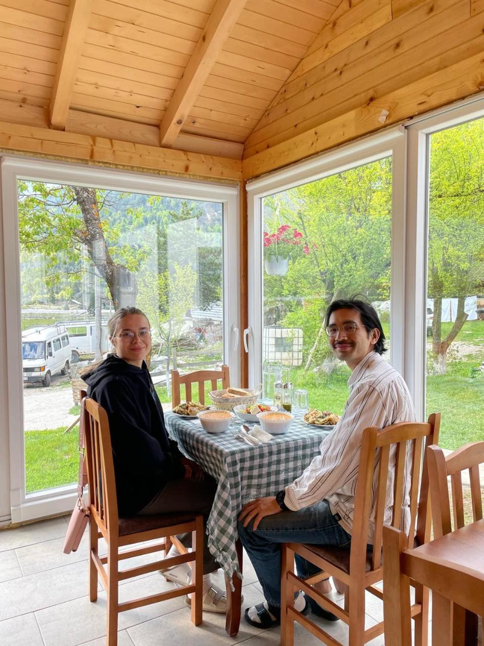 Bujtina Arlindi Bed and Breakfast Valbone Eksteriør billede