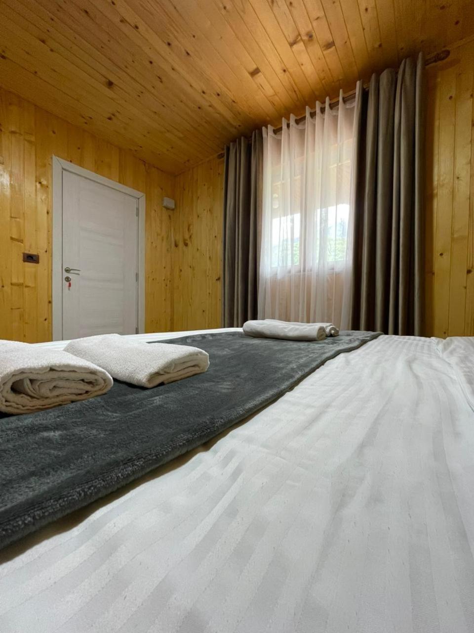 Bujtina Arlindi Bed and Breakfast Valbone Eksteriør billede